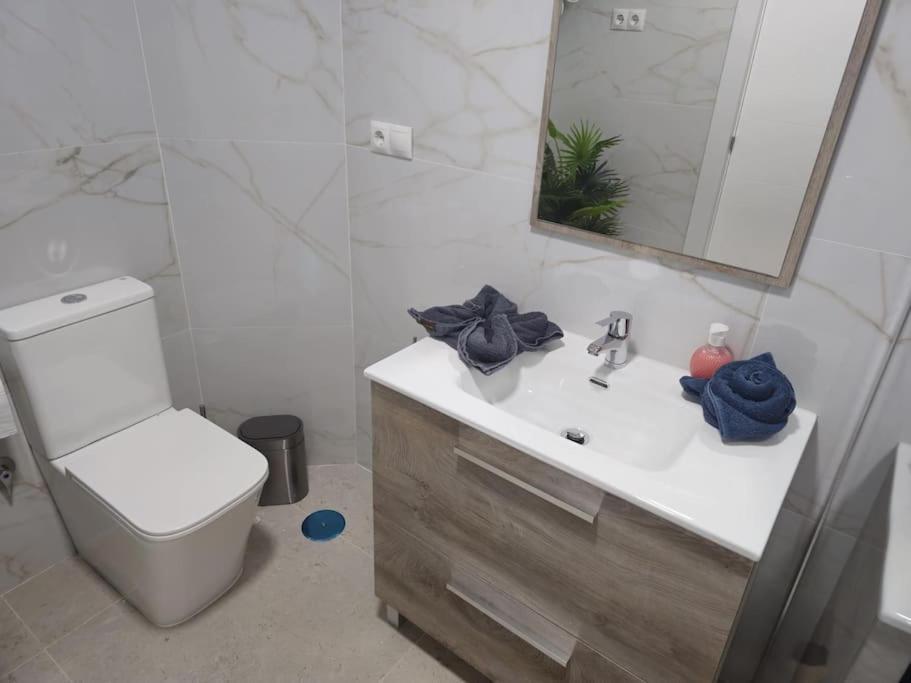 Tao City Center Apartment With Fee Wifi And Air Con By Namaste Elite Torremolinos Exterior foto